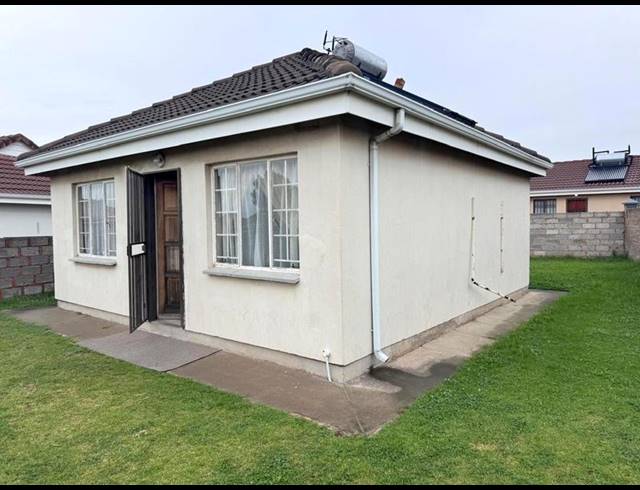 2 BEDROOM HOUSE FOR SALE IN CRYSTAL PARK